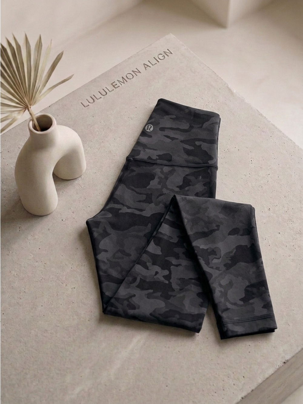 Lululemon Align Pant II 25" Incognito Camo Grey Leggings Size 6 GUC